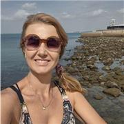 Brasileña, relaciones públicas y comunicadora apta para enseñar Português y también sobre aspectos de la cultura brasileña.